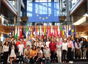 Schüler aus Langen und Roquevair im EU-Parlamant in Straßburg